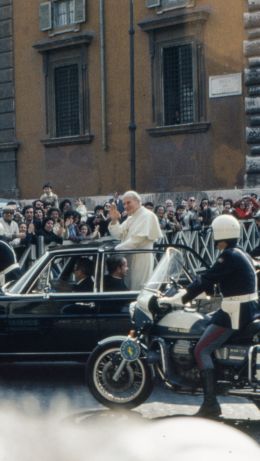 pope, security Wallpaper 640x1136