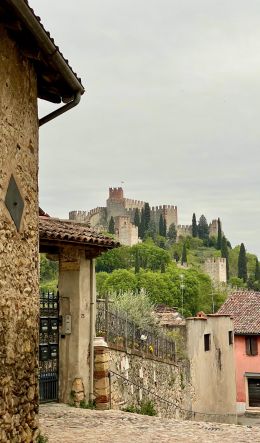 Soave, VR, Italy Wallpaper 600x1024