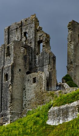 Corfe Castle, Wareham, Great Britain Wallpaper 600x1024