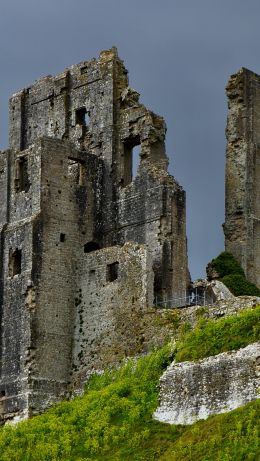 Corfe Castle, Wareham, Great Britain Wallpaper 640x1136