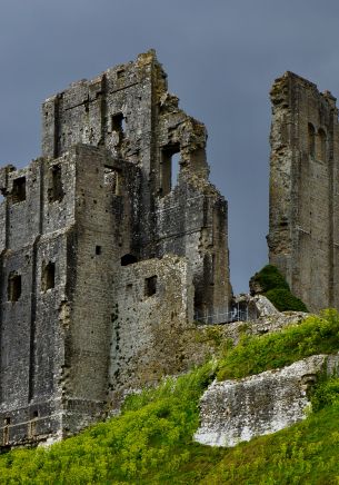 Corfe Castle, Wareham, Great Britain Wallpaper 1668x2388