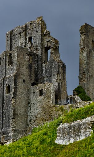 Corfe Castle, Wareham, Great Britain Wallpaper 1200x2000