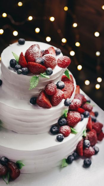 cake, dessert, strawberry Wallpaper 640x1136