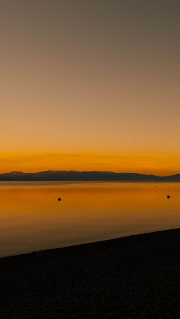 Lake Tahoe, USA Wallpaper 640x1136