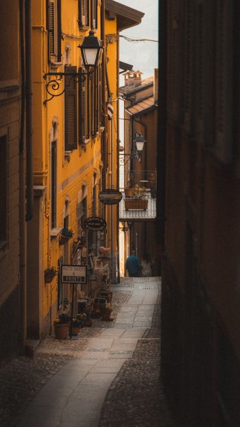 Обои 720x1280 городская улочка, Италия