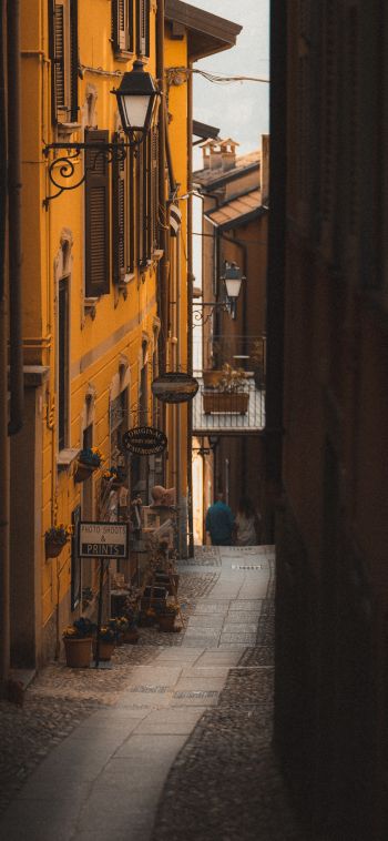Обои 1080x2340 городская улочка, Италия