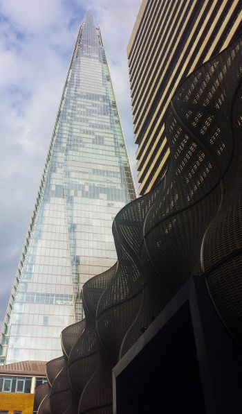 glass skyscraper Wallpaper 600x1024