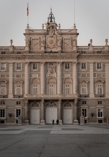 royal palace, Madrid, Spain Wallpaper 1668x2388