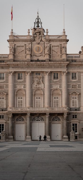 royal palace, Madrid, Spain Wallpaper 1080x2340