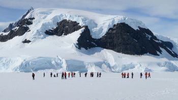 Antarctica, snowy mountains Wallpaper 2560x1440