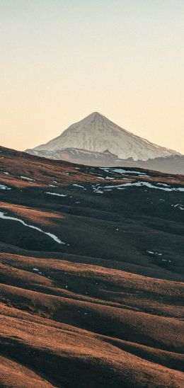 Volcano Lanin, Argentina Wallpaper 720x1520