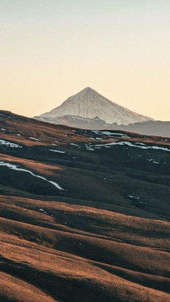 Volcano Lanin, Argentina Wallpaper 640x1136