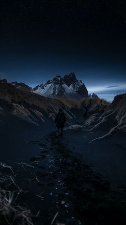 Обои 1080x1920 Исландия, горы в ночи