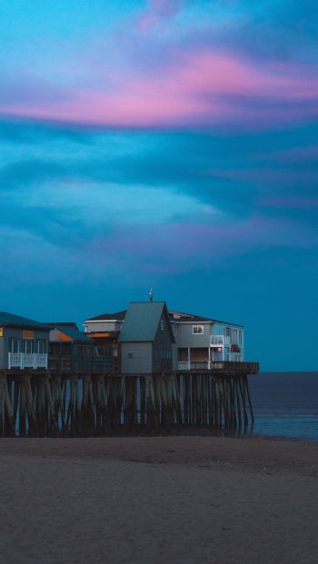 Old Orchard Beach, Maine, USA Wallpaper 640x1136