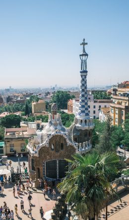 Park Guell, Barcelona, Spain Wallpaper 600x1024