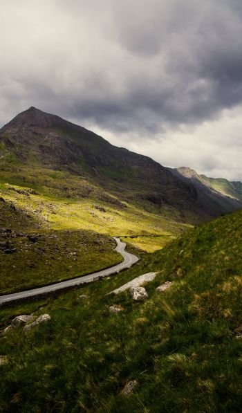 road in the mountains Wallpaper 600x1024