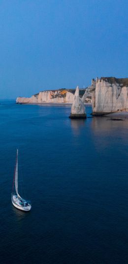 Etretat, France Wallpaper 1080x2220