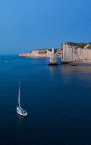 Etretat, France Wallpaper 800x1280