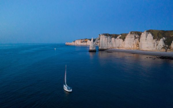 Etretat, France Wallpaper 2560x1600