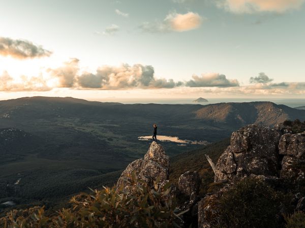 Australia, man on the rock Wallpaper 1024x768