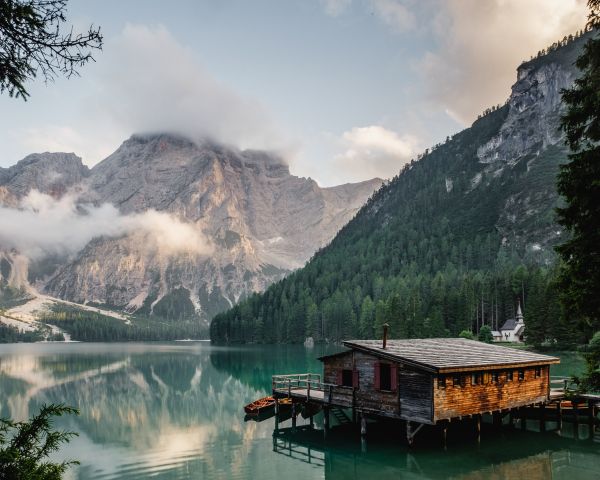 Lake Braies, lake house, lake Wallpaper 1280x1024