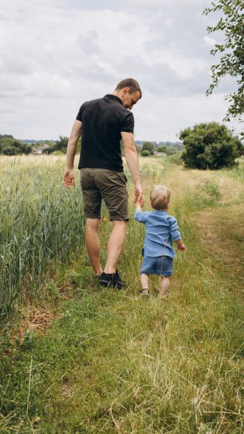 father and son Wallpaper 640x1136