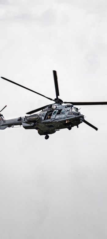 military helicopter Wallpaper 720x1600