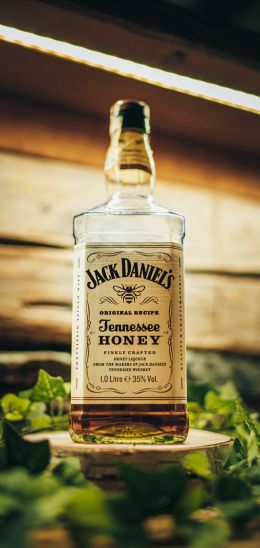 Jack Daniels, cognac Wallpaper 1440x3040