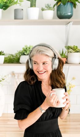 woman, cup of tea Wallpaper 600x1024