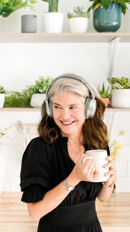 woman, cup of tea Wallpaper 640x1136