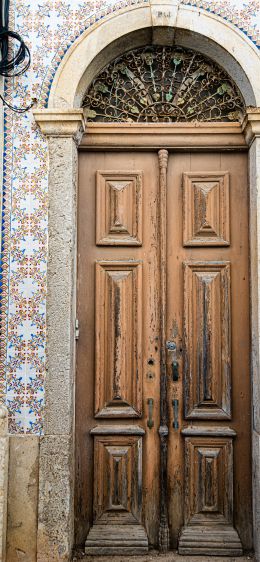 Обои 1170x2532 Феррагудо, Португалия, дверь
