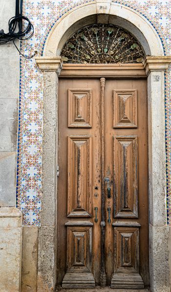 Обои 600x1024 Феррагудо, Португалия, дверь