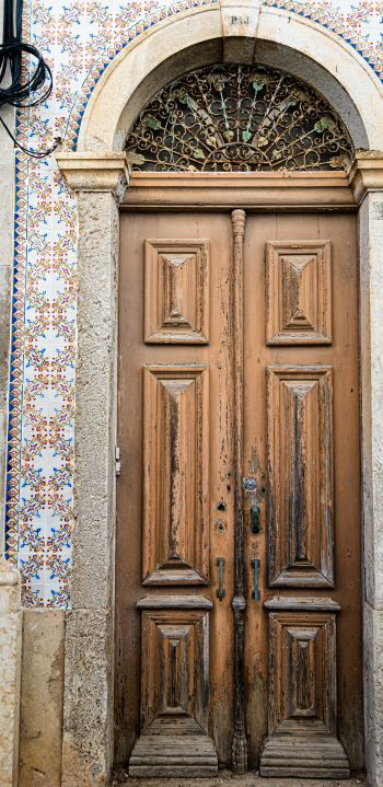 Обои 1440x2960 Феррагудо, Португалия, дверь