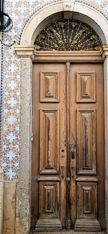 Обои 1080x2340 Феррагудо, Португалия, дверь