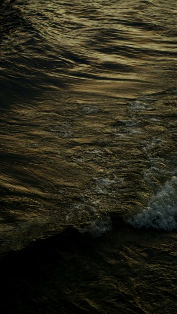 dark water, waves Wallpaper 640x1136