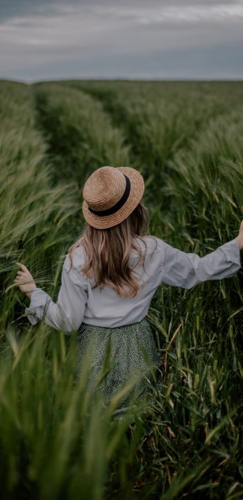 field, girl in a hat Wallpaper 1440x2960