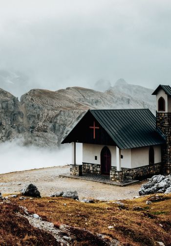 Обои 1640x2360 церковь, в горах