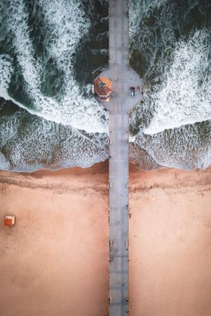 Huntington Beach Pier, Huntington Beach, California, USA Wallpaper 640x960