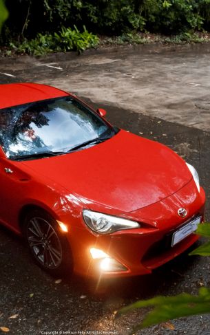 Toyota GT86, rain Wallpaper 1752x2800