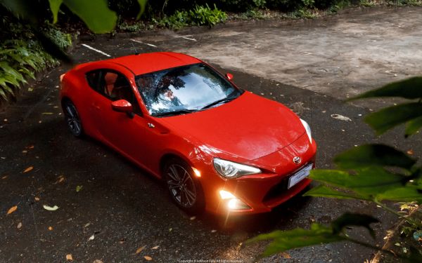 Toyota GT86, rain Wallpaper 2560x1600