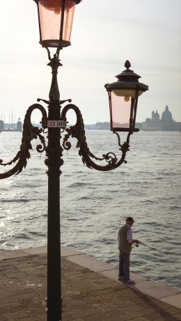 fisherman, city Wallpaper 640x1136