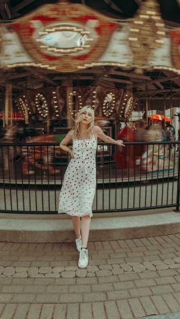 model, amusement park Wallpaper 640x1136