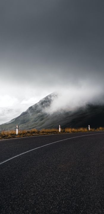 fog in the mountains Wallpaper 1080x2220