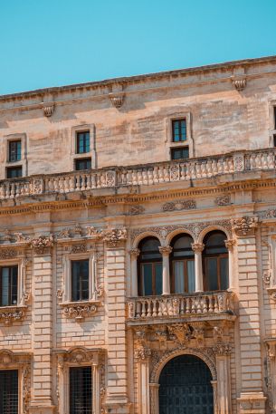 balcony, old palace Wallpaper 640x960