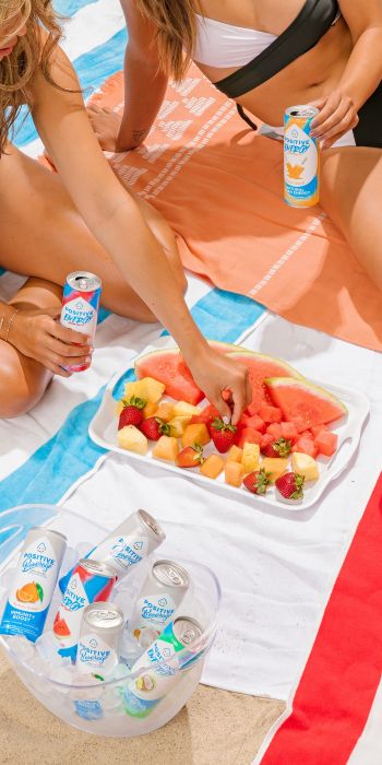 picnic, on the beach Wallpaper 720x1440