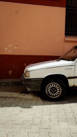 Balat, Fatih / Istanbul, Turkey Wallpaper 640x1136