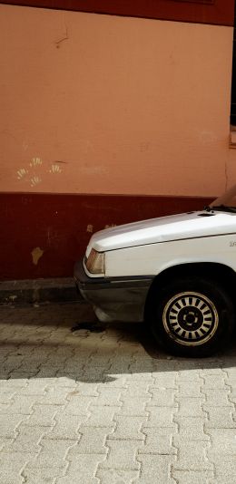 Balat, Fatih / Istanbul, Turkey Wallpaper 1080x2220