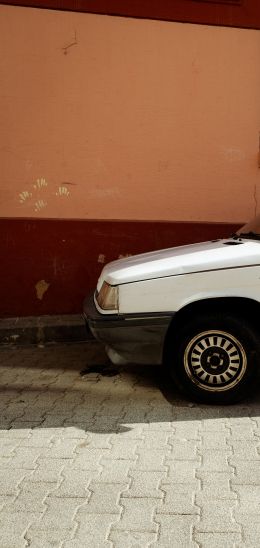 Balat, Fatih / Istanbul, Turkey Wallpaper 720x1520