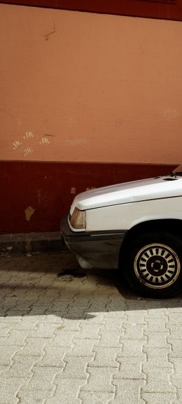 Balat, Fatih / Istanbul, Turkey Wallpaper 1440x3200