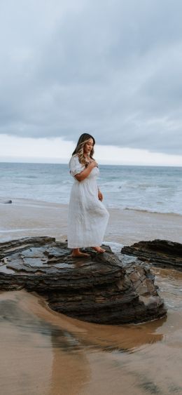 girl by the sea Wallpaper 1080x2340